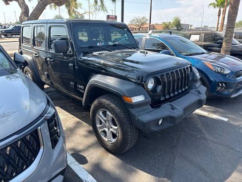 Used 2018 Jeep Wrangler Unlimited Sport S AWD/4WD image 3