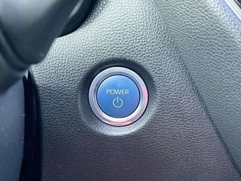 Used 2022 Toyota Corolla LE FWD image 18