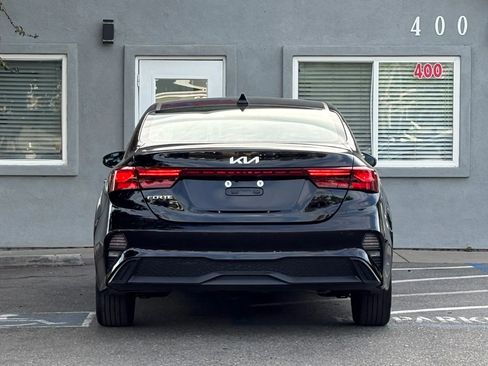 Used 2023 Kia Forte LXS w/ LXS Technology Package image 6