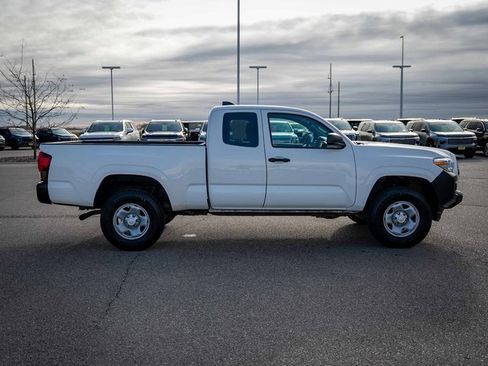 Used 2023 Toyota Tacoma SR image 4