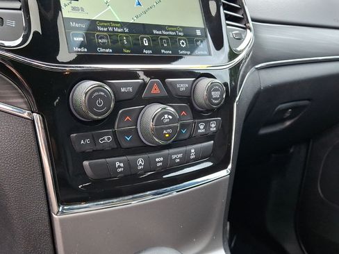 Certified 2021 Jeep Grand Cherokee Limited AWD/4WD image 15