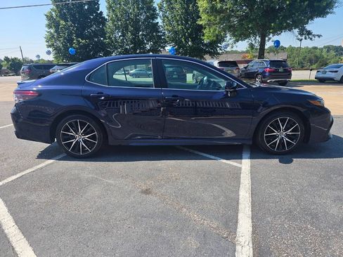 Used 2022 Toyota Camry SE FWD image 7