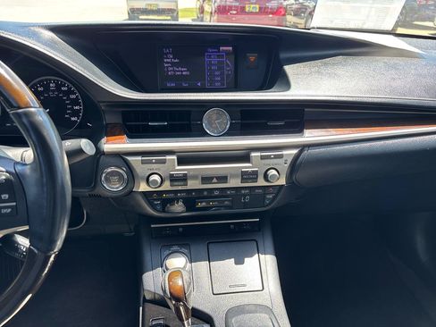 Used 2014 Lexus ES 350 w/ Premium Package FWD image 15
