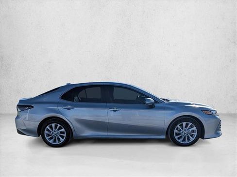 Used 2024 Toyota Camry LE image 4