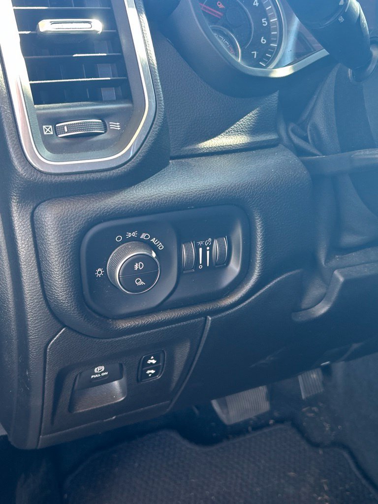 Used 2020 RAM 1500 Laramie AWD/4WD image 25