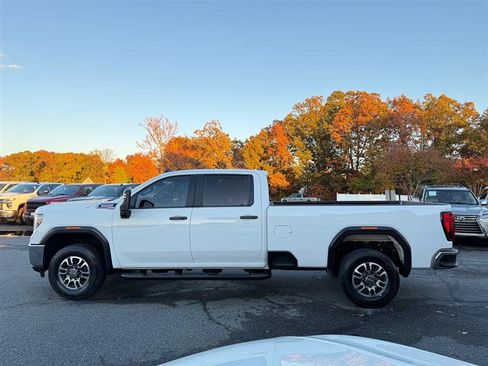 Used 2022 GMC Sierra 3500 Pro w/ Convenience Package image 8