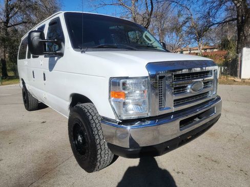 Used 2009 Ford E-350 and Econoline 350 Super Duty Wagon image 1