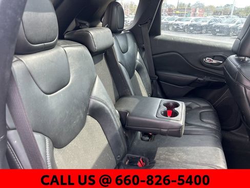 Used 2019 Jeep Cherokee Latitude Plus image 5