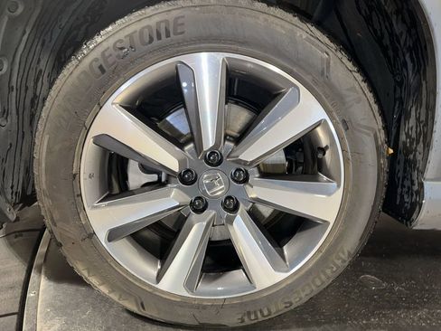 Certified 2023 Honda Pilot Touring image 11