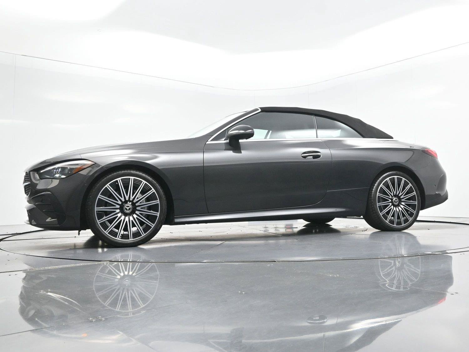 Used 2026 Mercedes-Benz CLE 300 4MATIC Cabriolet image 41