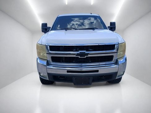 Used 2008 Chevrolet Silverado 2500 LT w/ 1LT Convenience Package AWD/4WD image 3