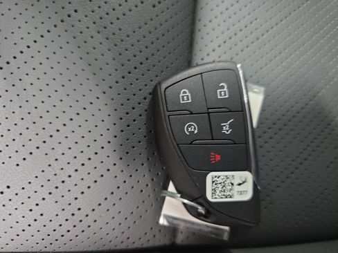 Used 2025 Buick Envision Sport Touring AWD/4WD image 39