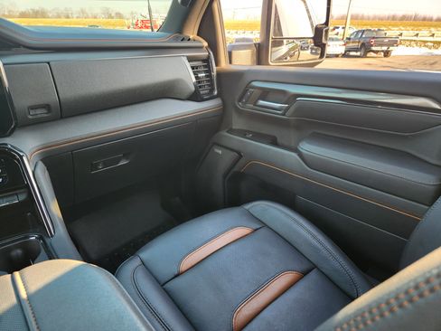 Used 2024 GMC Sierra 2500 AT4 w/ AT4 Premium Plus Package image 22