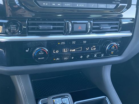 New 2025 Nissan Pathfinder SV w/ Black Appearance Package image 29