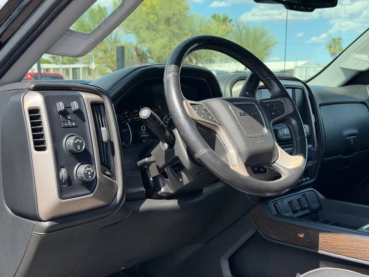 Used 2017 GMC Sierra 2500 Denali w/ Duramax Plus Package AWD/4WD image 21