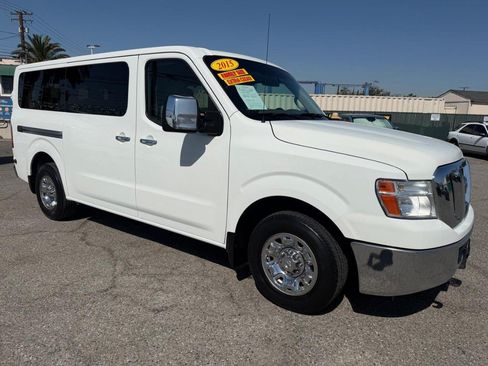 Used 2015 Nissan NV 3500 SV w/ Technology Package RWD image 3