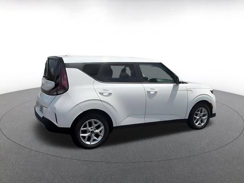 Used 2025 Kia Soul LX w/ LX Technology Package FWD image 15