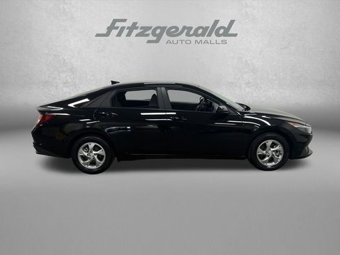 Used 2023 Hyundai Elantra SE w/ Cargo Package FWD image 8