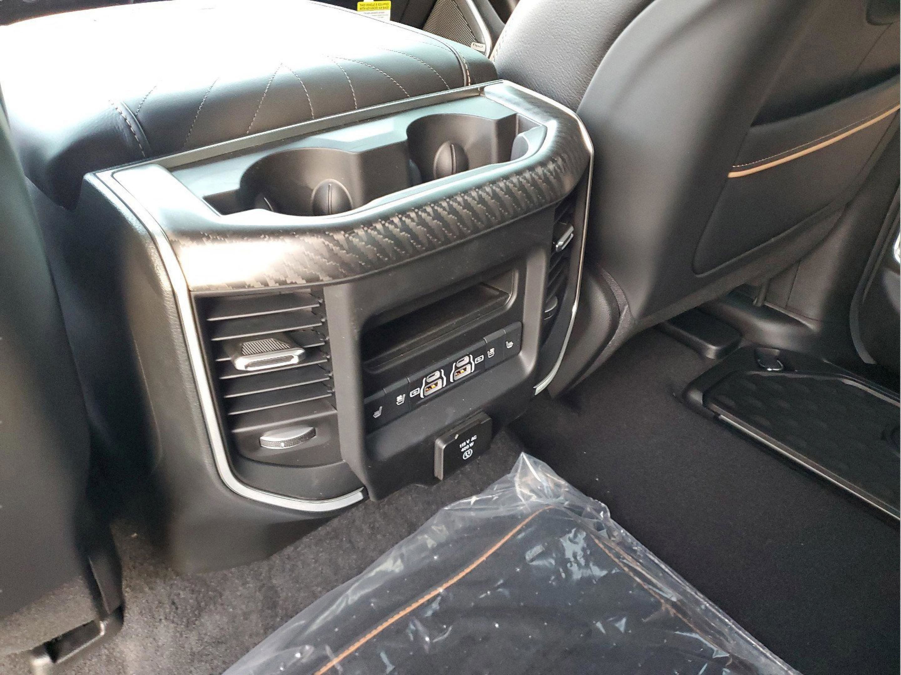 New 2026 RAM 1500 Tungsten w/ Trailer Tow Group AWD/4WD image 27
