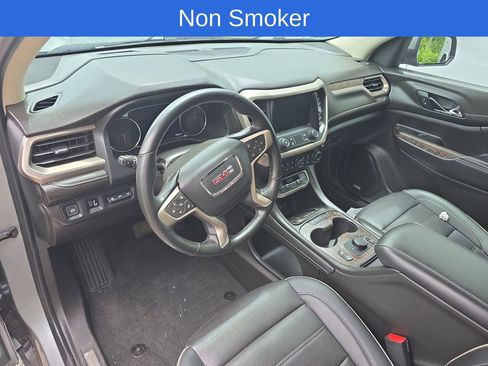 Used 2023 GMC Acadia Denali w/ Denali Technology Package AWD/4WD image 9