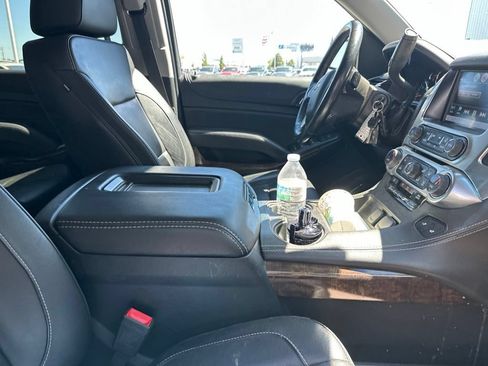 Used 2020 Chevrolet Suburban LT AWD/4WD image 45