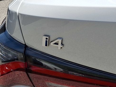 Used 2023 BMW i4 eDrive40 RWD image 34
