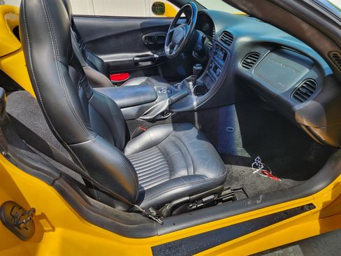 Used 2004 Chevrolet Corvette Convertible w/ Preferred Equipment Group image 25