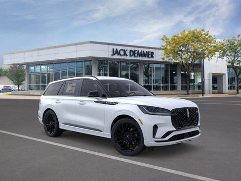 Used 2026 Lincoln Aviator Reserve w/ Jet Appearance Package image 7