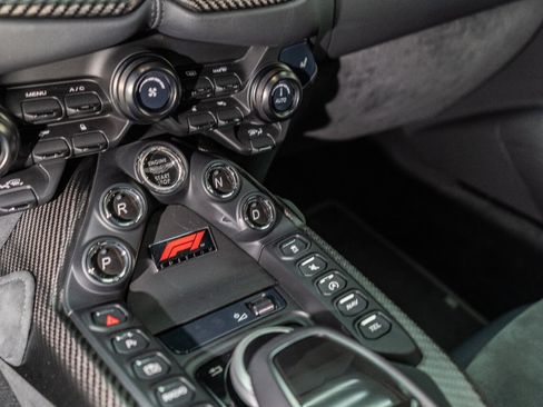 Used 2023 Aston Martin V8 Vantage Coupe RWD image 67