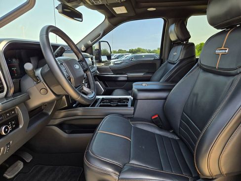 Used 2024 Ford F250 Platinum AWD/4WD image 9
