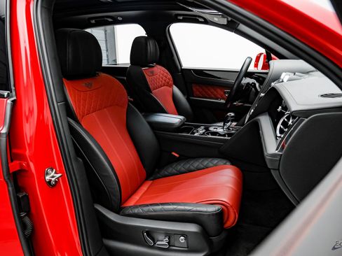 Used 2019 Bentley Bentayga image 49