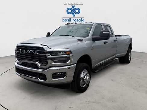 Used 2026 RAM 3500 Tradesman AWD/4WD image 2
