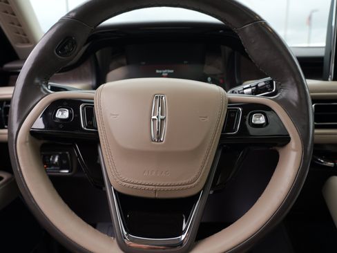 Used 2023 Lincoln Aviator Reserve w/ Elements Package Plus AWD/4WD image 38