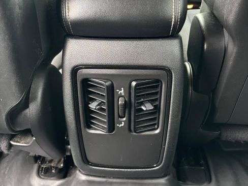 Used 2022 Dodge Durango SXT image 15