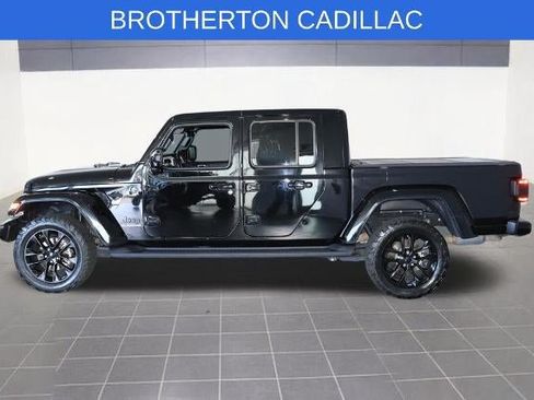 Used 2021 Jeep Gladiator Overland AWD/4WD image 2