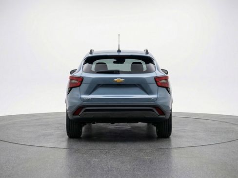 Used 2025 Chevrolet Trax LT image 7