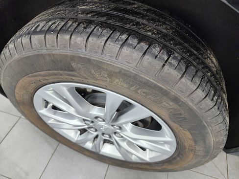 Used 2020 Cadillac XT5 Premium Luxury image 3