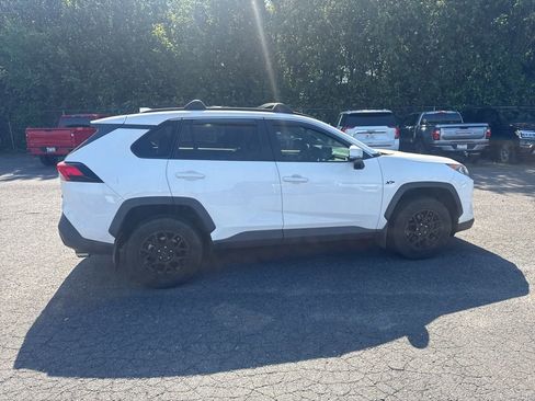 Used 2020 Toyota RAV4 XLE image 8