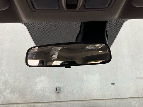 Used 2025 Hyundai Venue SEL image 17