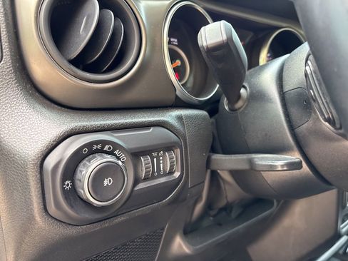 Used 2022 Jeep Wrangler Sport AWD/4WD image 8