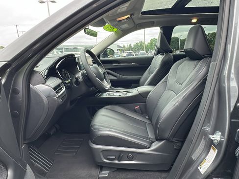 Certified 2024 INFINITI QX60 Pure image 12