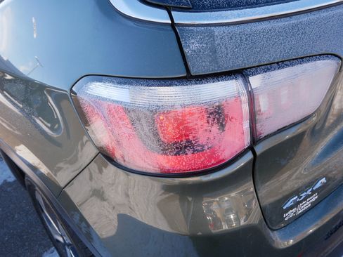 Used 2018 Jeep Compass Latitude w/ Popular Equipment Group image 17