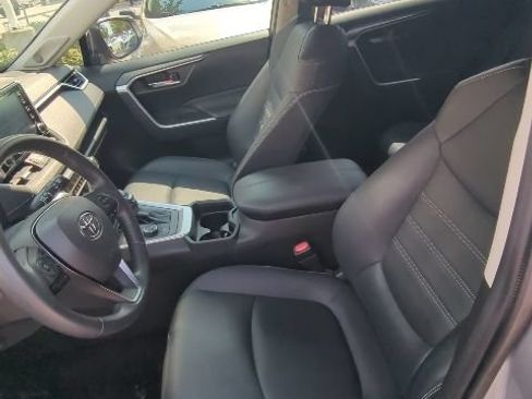 Used 2021 Toyota RAV4 XLE Premium AWD/4WD image 5