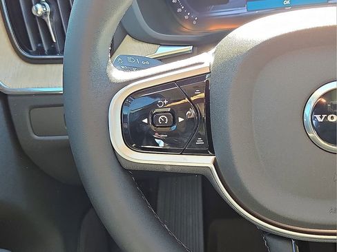 New 2026 Volvo XC60 B5 Plus w/ Protection Package Premier image 19