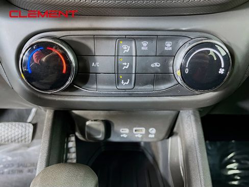 Used 2021 Chevrolet TrailBlazer LS FWD image 21
