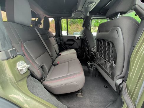 Used 2022 Jeep Wrangler Unlimited Rubicon w/ Cold Weather Group AWD/4WD image 14