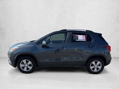 Used 2022 Chevrolet Trax LT w/ Premium Seat Package image 9
