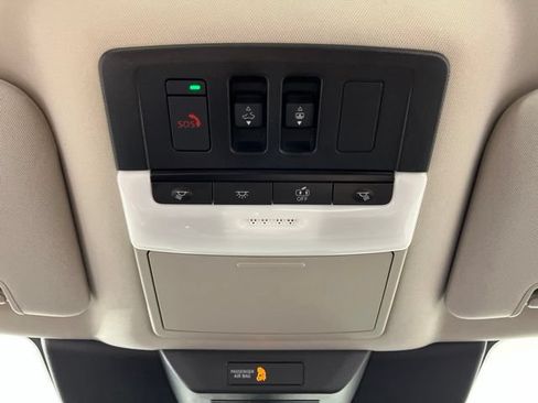 Certified 2025 Nissan Pathfinder Platinum FWD image 35