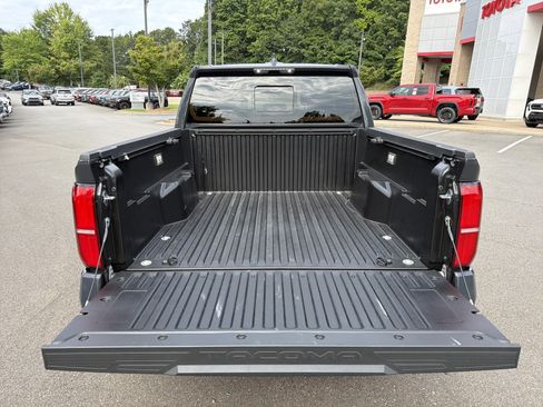 Used 2026 Toyota Tacoma SR5 AWD/4WD image 18