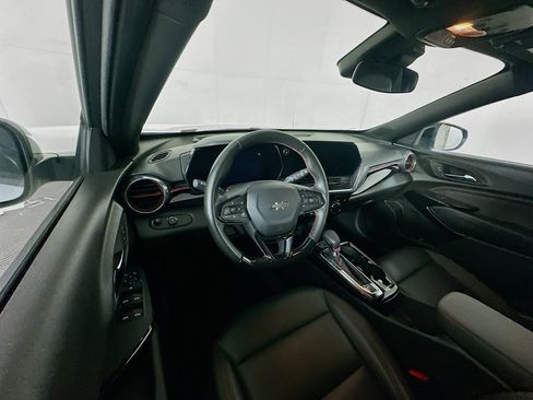 Used 2024 Chevrolet Trax RS w/ Driver Confidence Package image 18